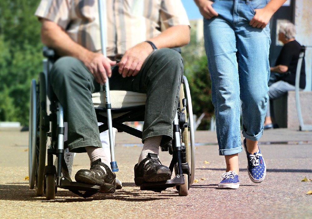 Na co zwrócić uwagę podczas zakupu wózka inwalidzkiego?